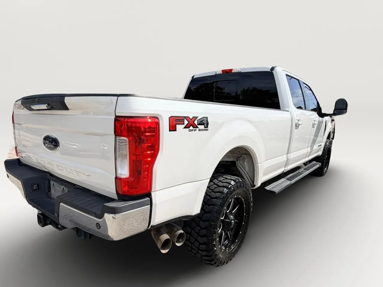 Used 2019 Ford F350 Lariat w/ Lariat Value Package AWD/4WD image 11