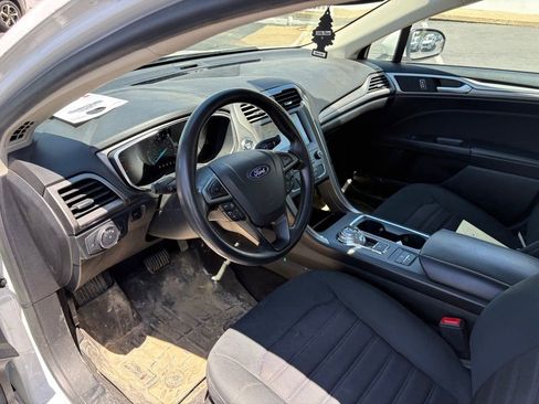 Used 2020 Ford Fusion SE FWD image 7