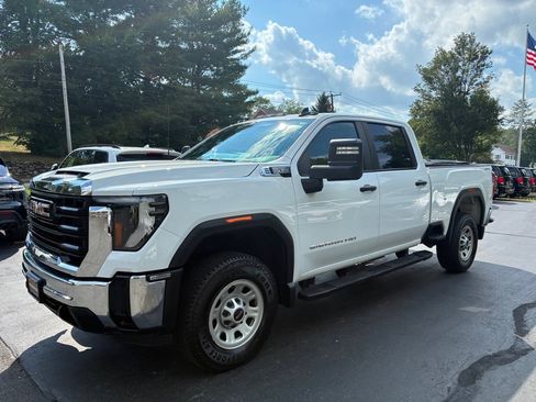 Used 2024 GMC Sierra 2500 Pro w/ 1SA Pro Safety Plus Package AWD/4WD image 2