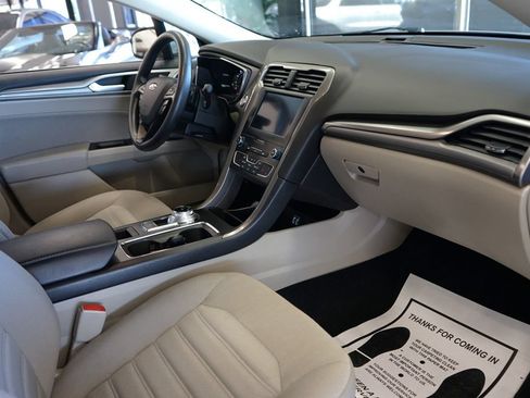 Used 2019 Ford Fusion SE AWD/4WD image 42
