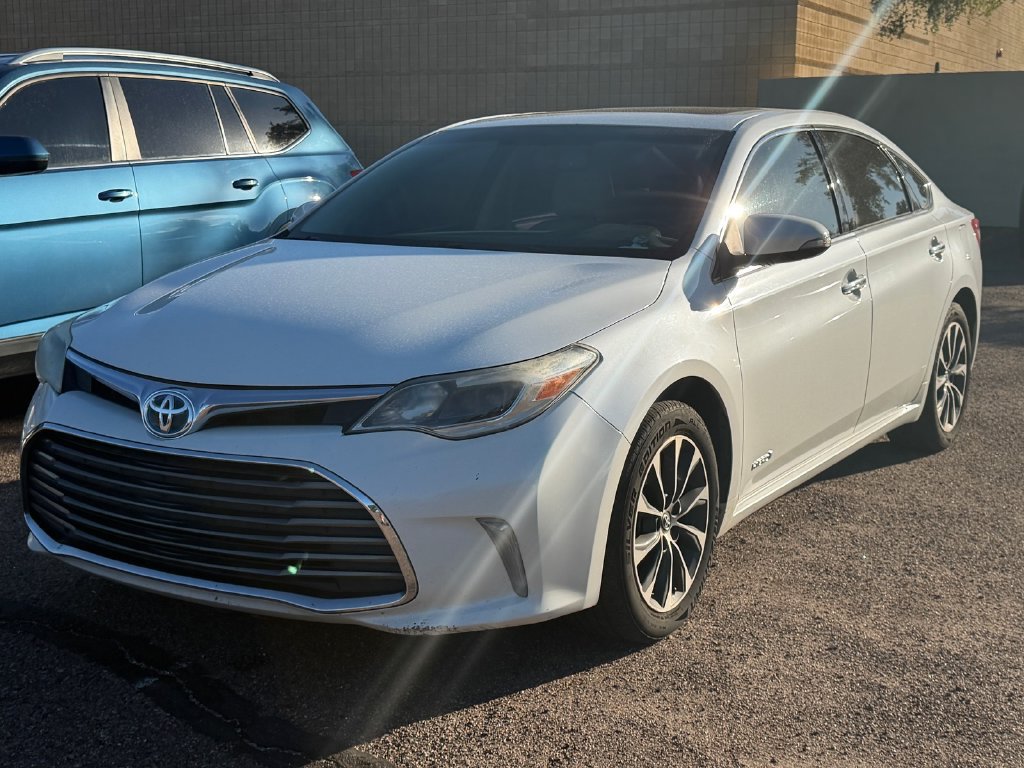 Used 2016 Toyota Avalon Limited FWD image 2