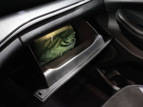 Used 2023 Jeep Grand Cherokee Altitude image 38