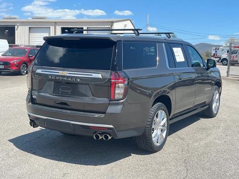 Used 2021 Chevrolet Suburban High Country w/ Premium Package image 3