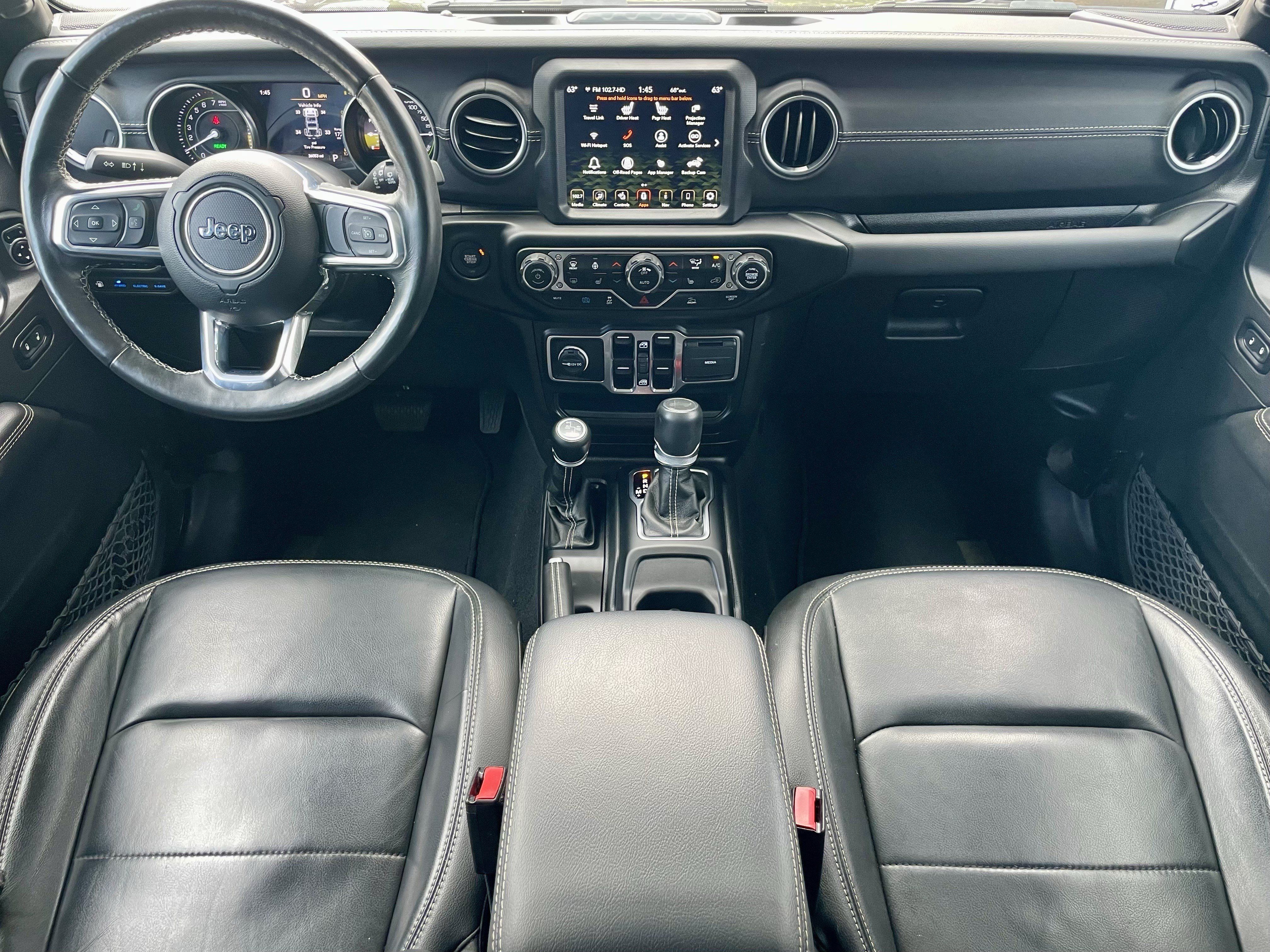 Used 2023 Jeep Wrangler Unlimited Sahara w/ Cold Weather Group AWD/4WD image 16