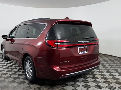 Used 2022 Chrysler Pacifica Touring-L FWD image 6