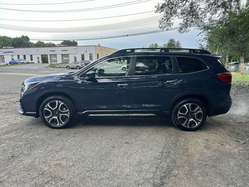 Used 2024 Subaru Ascent Touring AWD/4WD image 5