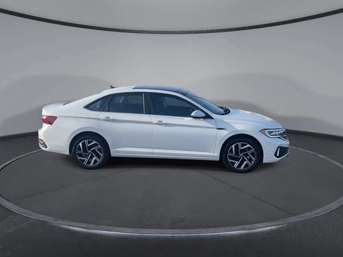 Used 2024 Volkswagen Jetta SEL FWD image 9