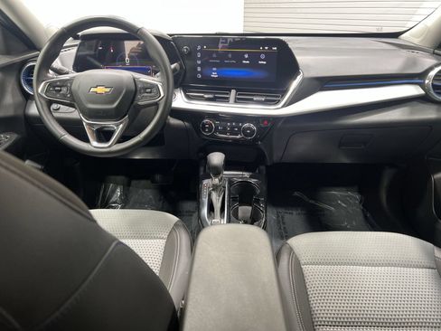 Used 2025 Chevrolet Trax LT w/ Driver Confidence Package FWD image 20