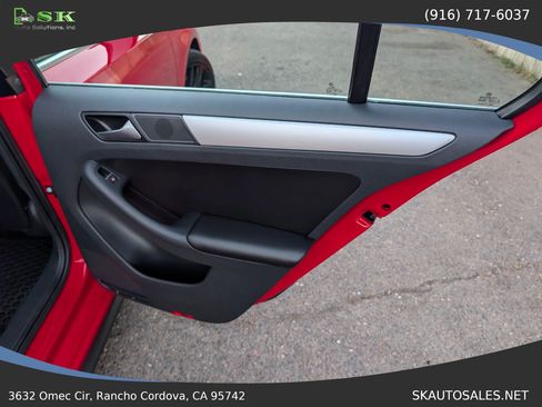 Used 2014 Volkswagen Jetta GLI Autobahn FWD image 27