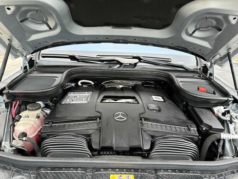 Used 2025 Mercedes-Benz Maybach GLS 600 4MATIC image 32