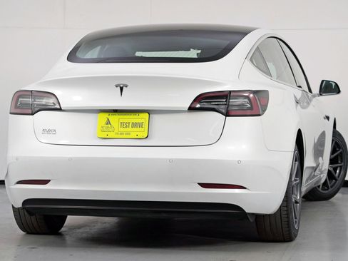Used 2020 Tesla Model 3 Standard Range Plus image 4