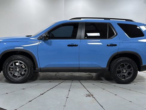 Used 2023 Honda Pilot TrailSport image 8
