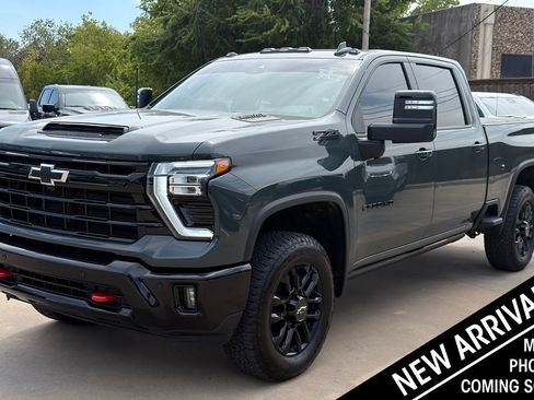 Used 2025 Chevrolet Silverado 2500 LTZ w/ Trail Boss Package AWD/4WD image 1