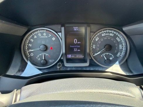 Used 2018 Toyota Tacoma TRD Sport AWD/4WD image 26