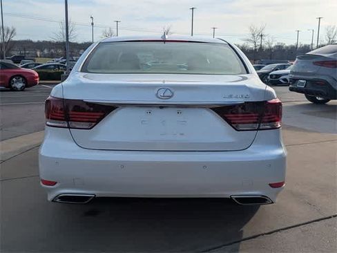 Used 2016 Lexus LS 460 w/ Comfort Package image 7