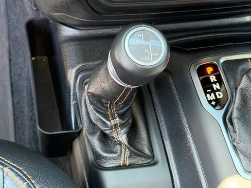 Used 2020 Jeep Wrangler Unlimited Sahara AWD/4WD image 20