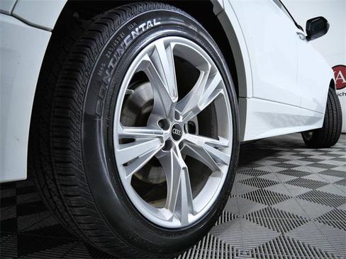 Used 2022 Audi Q8 Premium Plus image 9