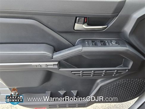 Used 2025 Toyota Tacoma TRD Sport image 31