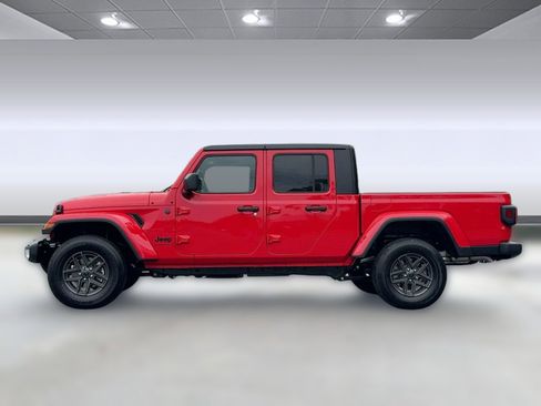 New 2025 Jeep Gladiator Sport image 2