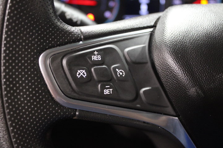 Used 2020 Chevrolet Malibu LT FWD image 32