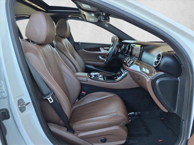 Used 2018 Mercedes-Benz E 400 4MATIC Sedan image 21