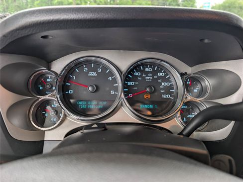 Used 2007 GMC Sierra 2500 SLE w/ EZ-Lift Tailgate Package RWD image 26