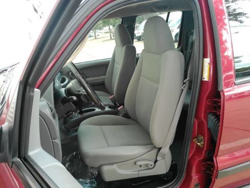 Used 2006 Jeep Liberty Sport RWD image 12