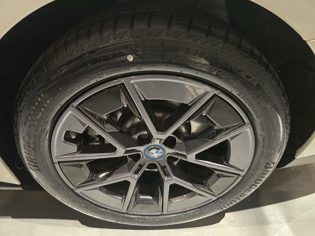 Used 2023 BMW i4 eDrive35 w/ Premium Package RWD image 32
