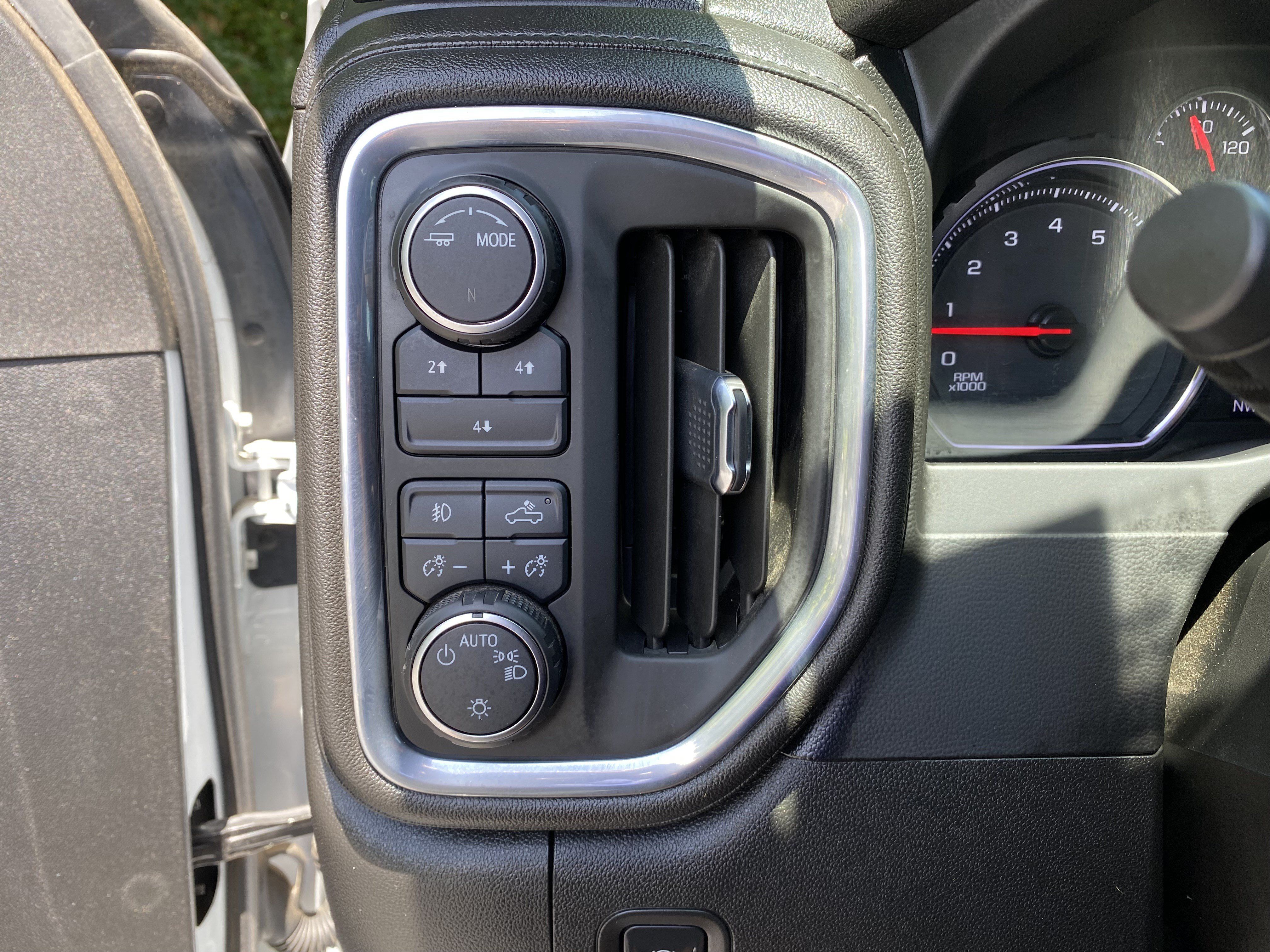 Used 2021 Chevrolet Silverado 2500 LT w/ Convenience Package AWD/4WD image 18