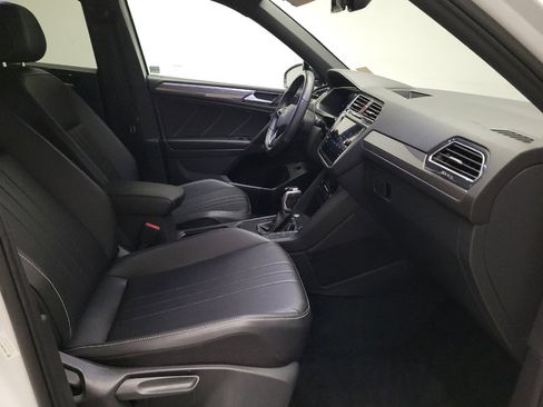 Used 2024 Volkswagen Tiguan SE R-Line FWD image 21