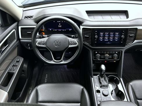 Used 2023 Volkswagen Atlas SE image 14