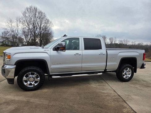 Used 2017 GMC Sierra 3500 SLT w/ Duramax Plus Package image 2