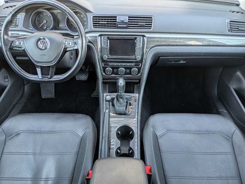Used 2018 Volkswagen Passat 2.0T SE image 14