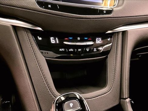 Used 2025 Cadillac XT5 Premium Luxury FWD image 31