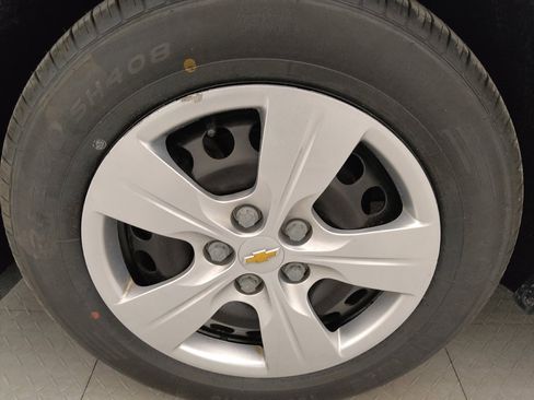 Used 2017 Chevrolet Cruze LS FWD image 31