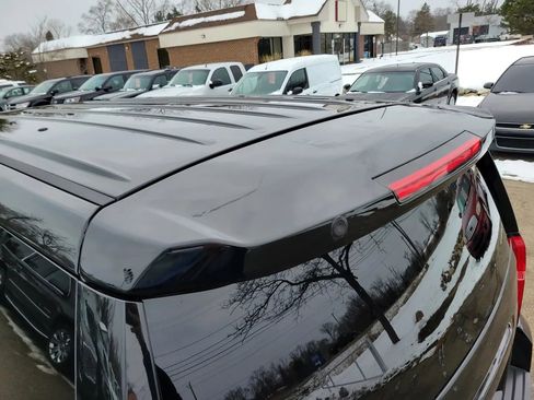 Used 2020 Chevrolet Tahoe 4WD w/ Remote Keyless Entry Package image 17