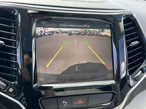 Used 2019 Jeep Cherokee Limited AWD/4WD image 20