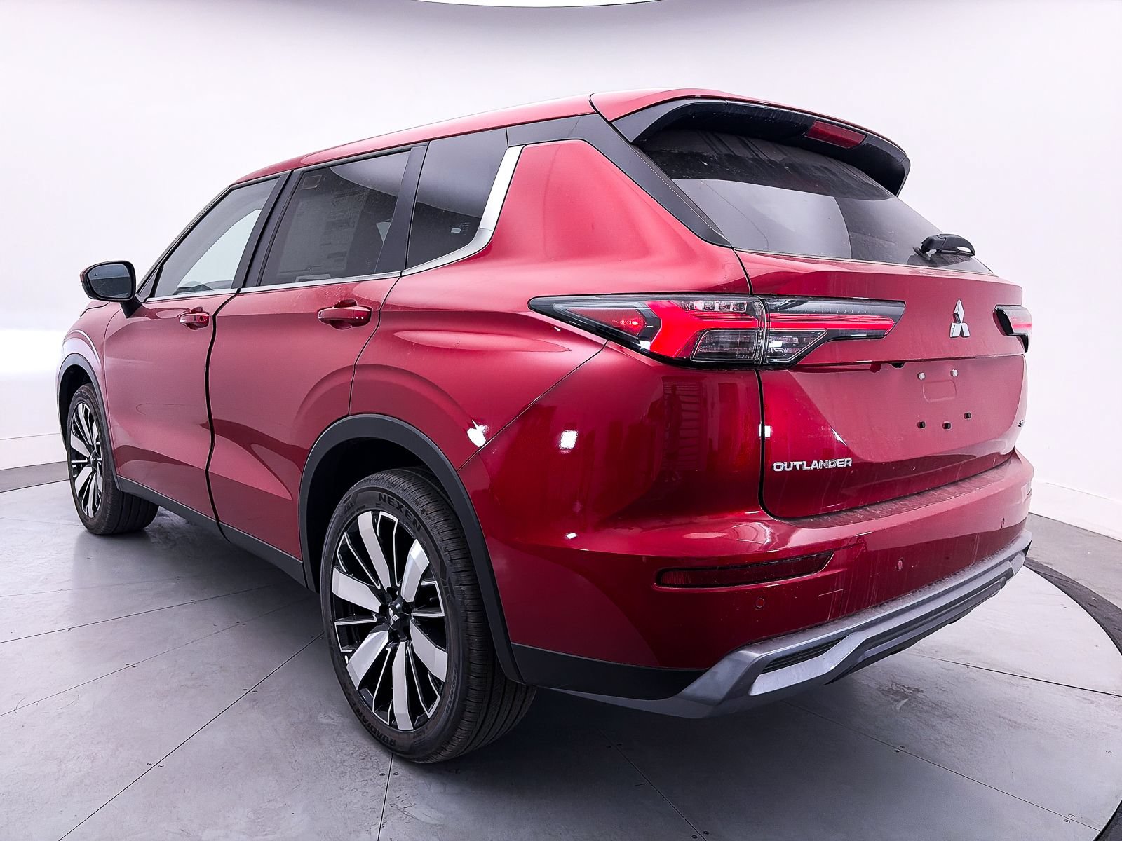 Used 2026 Mitsubishi Outlander SE AWD/4WD image 5
