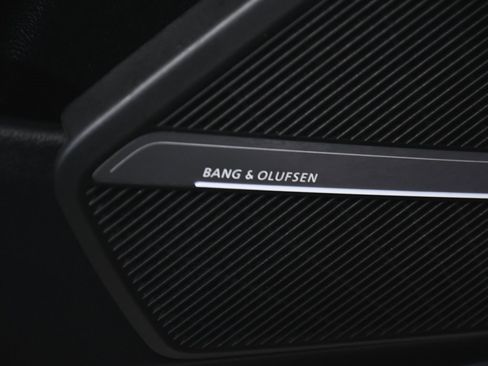 Used 2023 Audi SQ5 Premium Plus w/ Premium Plus Package image 11