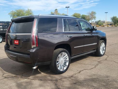 Used 2018 Cadillac Escalade Platinum AWD/4WD image 9