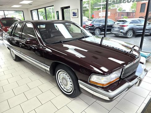 Used 1996 Buick Roadmaster Sedan RWD image 4