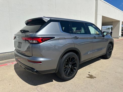 Used 2023 Mitsubishi Outlander SE AWD/4WD image 8