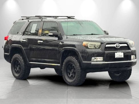 Used 2010 Toyota 4Runner SR5 w/ Premium Pkg w/Leather image 9