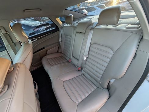 Used 2019 Ford Fusion SEL image 18