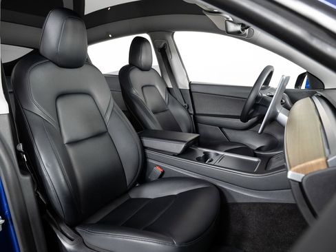 Used 2021 Tesla Model Y Long Range image 28