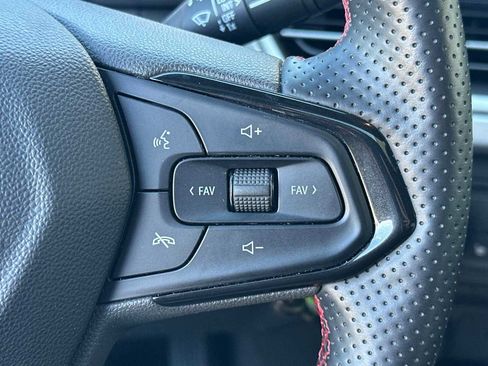 Used 2024 Chevrolet Trax RS w/ Sunroof Package image 30