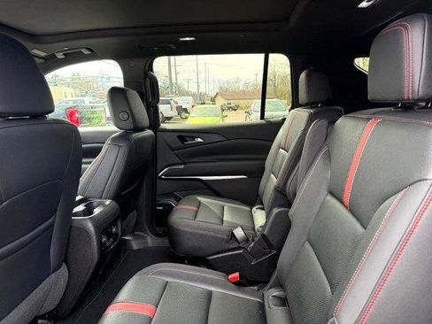 Used 2024 Chevrolet Traverse RS w/ LPO, Floor Liner Package image 27