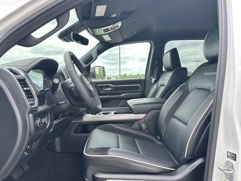 Used 2025 RAM 1500 Laramie AWD/4WD image 10