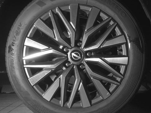 Used 2025 Nissan Altima 2.5 SV FWD image 15