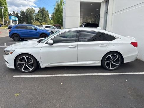 Used 2020 Honda Accord Sport image 2